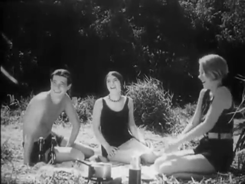 Wolfgang, Christl and Brigitte at Nikolassee in Menschen am Sonntag / People on Sunday (1930)